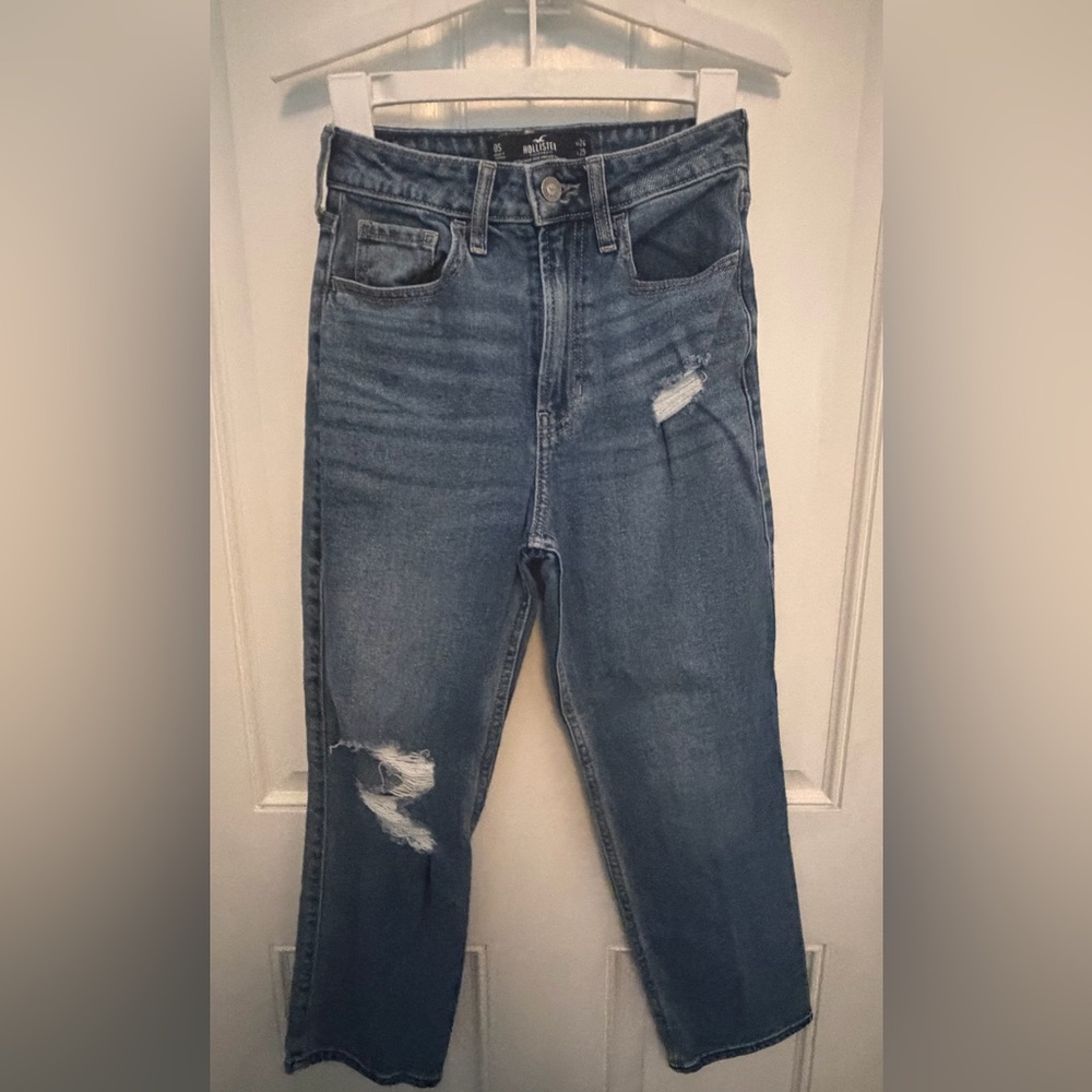 Hollister Ultra High Rise Vintage Strait Jeans 24x25L